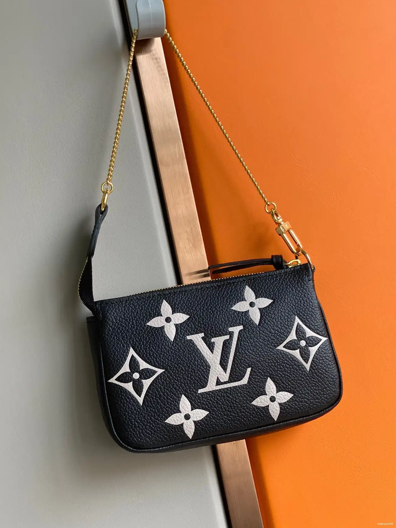 VUITTON POCHETTE ACCESSOIRES LOUIS MINI 0329
